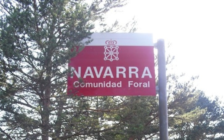 El euskara estará presente en los carteles de acceso a Nafarroa.