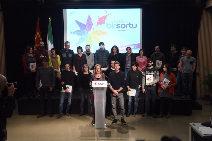 Miren Zabaleta y Arkaitz Rodríguez han presentado la propuesta de equipo para la dirección de Sortu. (ARGAZKI PRESS)