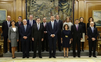 Los trece ministros han posado junto a Rajoy y Felipe de Borbón. (Ángel DÍAZ / ARGAZKI PRESS)