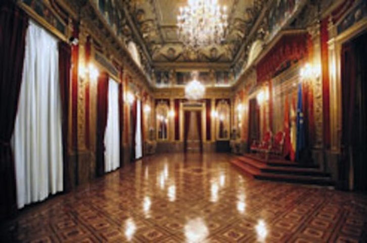 El salón del trono del Palacio se podrá ver en las visitas organizadas con motivo del Día de Nafarroa. (GOBIERNO DE NAFARROA)