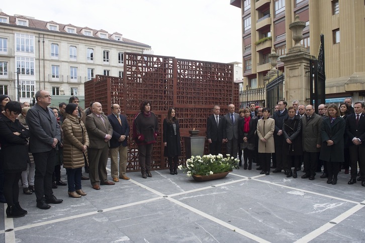 PPk ez du parte hartu «biktima guztiak» omendu dituen ekitaldian. (Raul BOGAJO / ARGAZKI PRESS)