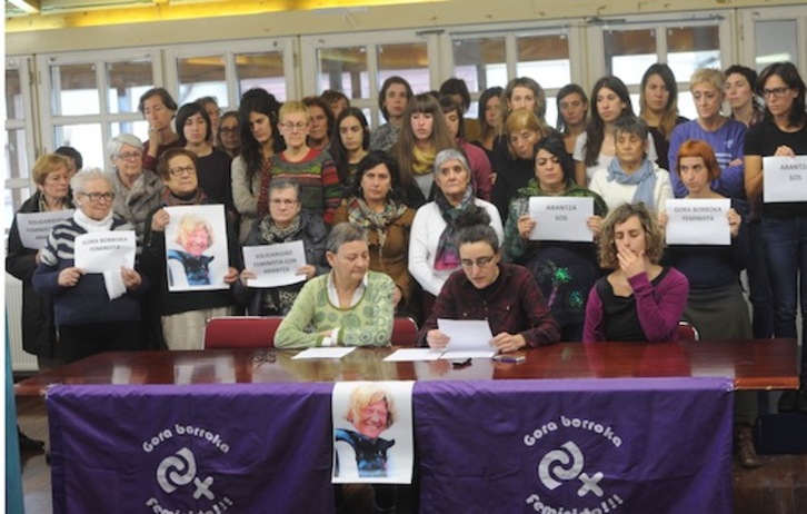 Arantza Zuluetaren egoera salatzeko ekimenarekin bat egin dute 40 talde feministak. (ARGAZKI PRESS)
