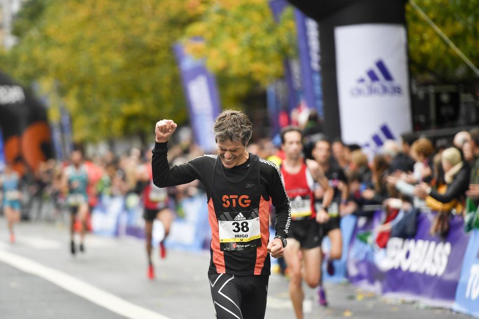 Lanaren osteko poza, nabaria helmugan. (Juan Carlos RUIZ/ARGAZKI PRESS)