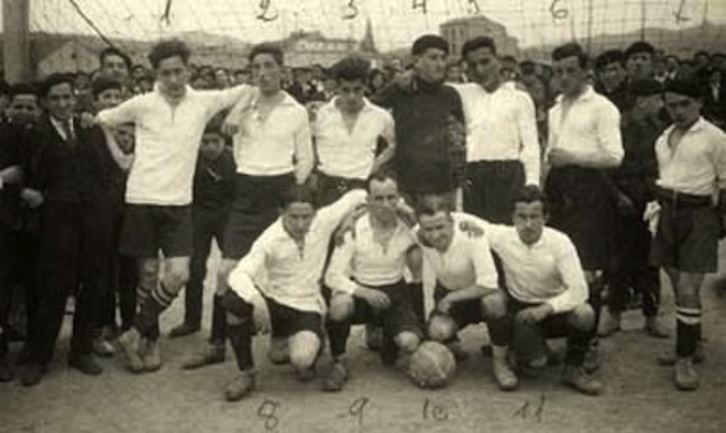 Uno de los primeros equipos de Osasuna. (OSASUNA)