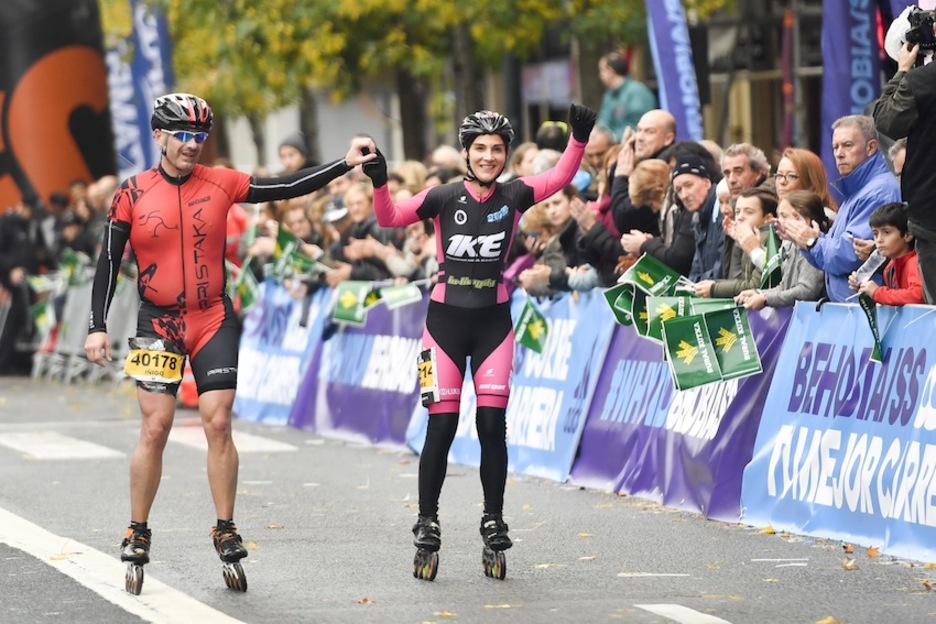 Bi roller korrikalari, helmugan pozik. (Juan Carlos RUIZ/ARGAZKI PRESS)