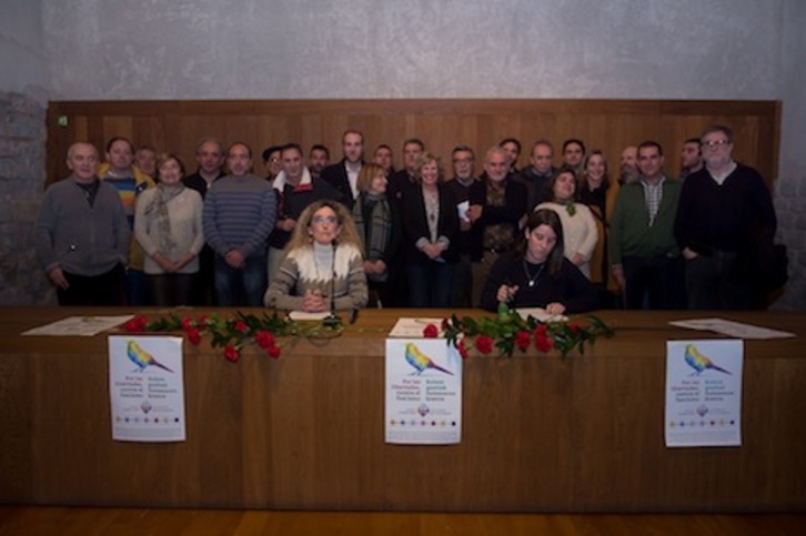 Un momento de la presentación de la manifestación contra el fascismo del próximo sábado. (Iñigo URIZ/ARGAZKI PRESS)