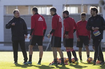 Caparrós va a introducir cambios en el sistema que venía utilizando Martín. (OSASUNA)