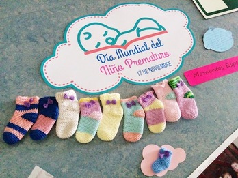 El CHN está celebrando el Día Mundial de la Prematuridad con la entrega de patucos. (GOBIERNO DE NAFARROA)