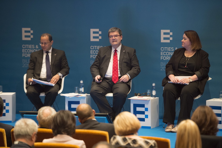 Aburto durante su intervención en el foro. (Monika DEL VALLE / ARGAZKI PRESS)