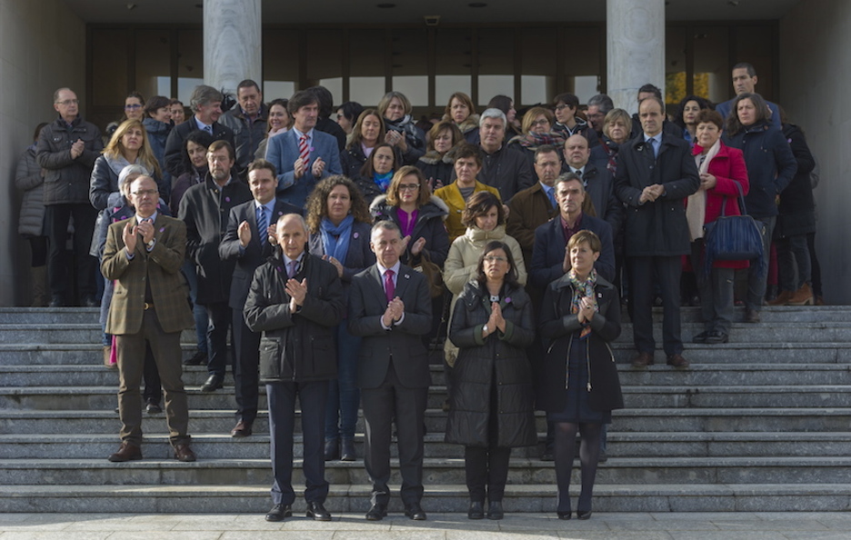 Acto convocado en Gasteiz por el Gobierno de Lakua. (Juanan RUIZ / ARGAZKI PRESS)