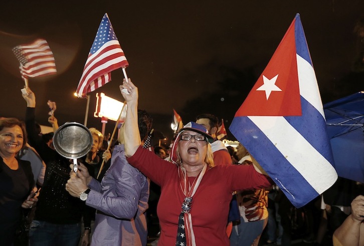 Kubatar disidenteek Miamin ospatu dute Fidel Castroren heriotza. (AFP)