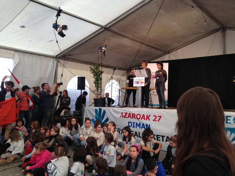 Eguerdiko ekitaldia Diman. (GED)