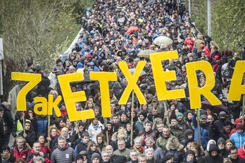 La manifestación de Altsasu exigió la libertad de los siete encarcelados. (Jagoba MANTEROLA/ARGAZKI PRESS)
