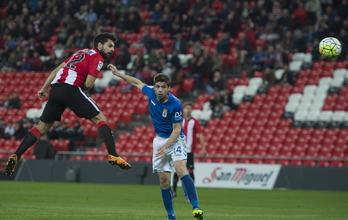 Villalibre la temporada pasada con el Bilbao Athletic. (Marisol RAMIREZ / ARGAZKI PRESS)