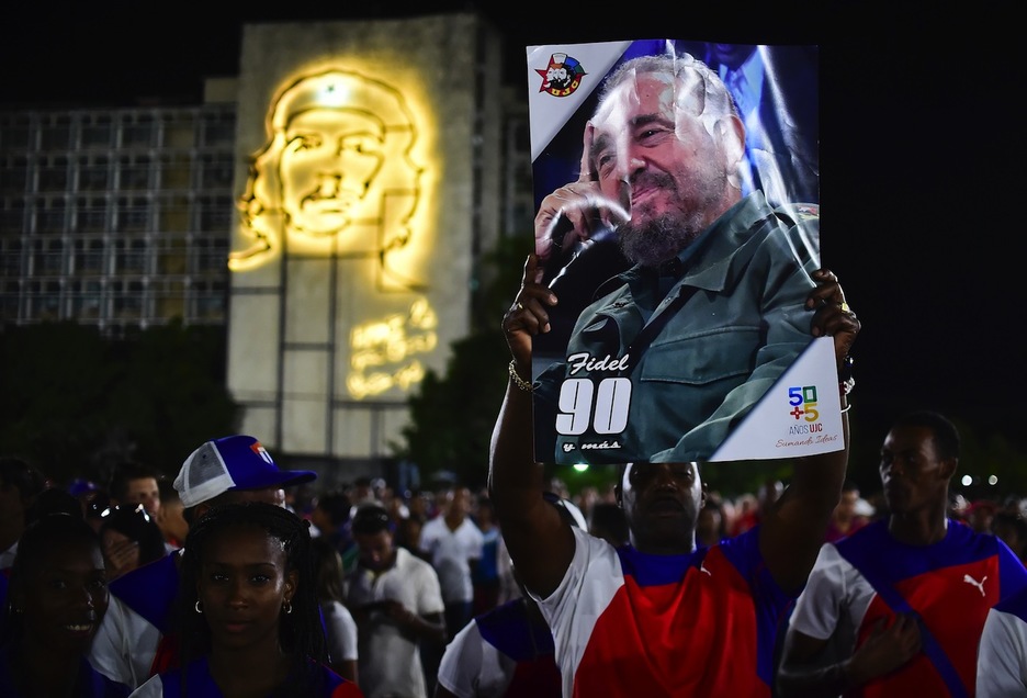 Miles de ciudadanos han despedido a Fidel Castro desde la Plaza de la Revolución. (Ronaldo SCHEMIDT / AFP) Miles de ciudadanos han despedido a Fidel Castro desde la Plaza de la Revolución. (Ronaldo SCHEMIDT / AFP)