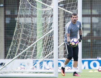 Iago Herrerin, Lezaman, lan saio batean. (Marisol RAMIREZ/ARGAZKI PRESS)