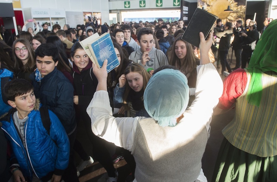 Gazte ugari sartu dira lehen unetik. (Luis JAUREGIALTZO / ARGAZKI PRESS)