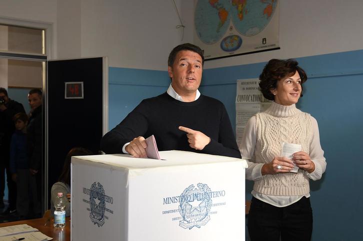 Renzi podría dimitir si gana el «no». (Claudio GIOVANNINI/AFP)