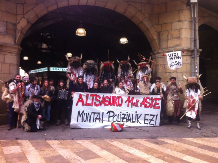 En Durango, por los encausados de Altsasu. (NAIZ.EUS)