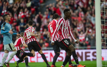 Jugadores del Athletic celebran uno de los goles. (Marisol RAMÍREZ/ARGAZKI PRESS)