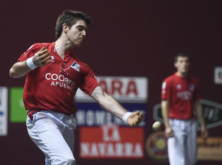 Garaipenarekin abiatu dute txapelketa Irribarria eta Rezustak. (Jon URBE/ARGAZKI PRESS)