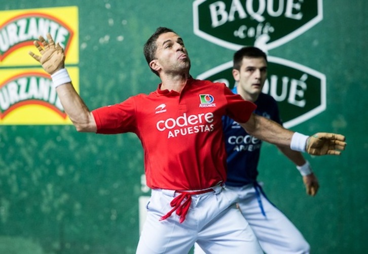 Olaizola II, en un lance del partido. (Marisol RAMIREZ/ARGAZKI PRESS)