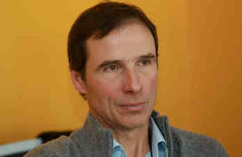 Lucien Betbeder Auzapezen Biltzarreko lehendakaria izateaz gain, Lekorneko auzapeza da. ©Bob EDME