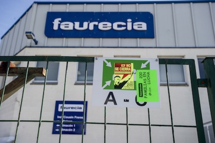 Los trabajadores de Faurecia de Burlata aspiran a retrasar la extinción de los contratos hasta junio de 2017. (Iñigo URIZ/ARGAZKI PRESS)
