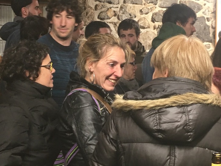 Oihana Agirreri harrera egin zioten Egian, bere auzoan. (NAIZ)