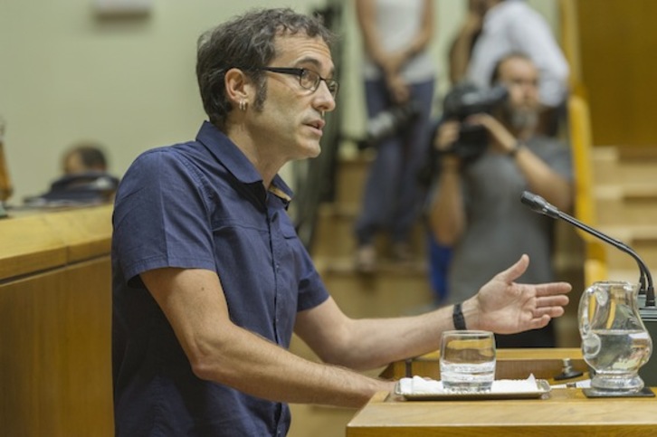 Julen Arzuaga EH Bilduko legebiltzarkidea. (Juanan RUIZ/ARGAZKI PRESS)