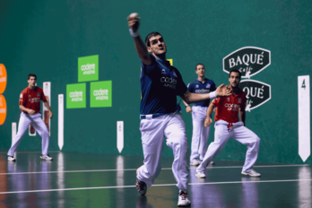 Ezkurdia durante el partido de hoy en el Labrit (Iñigo URIZ | ARGAZKI PRESS)