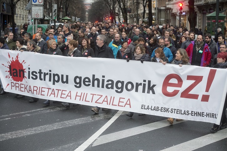Lan istripuen aurkako mobilizazio bat. (Luis JAUREGIALTZO / ARGAZKI PRESS)