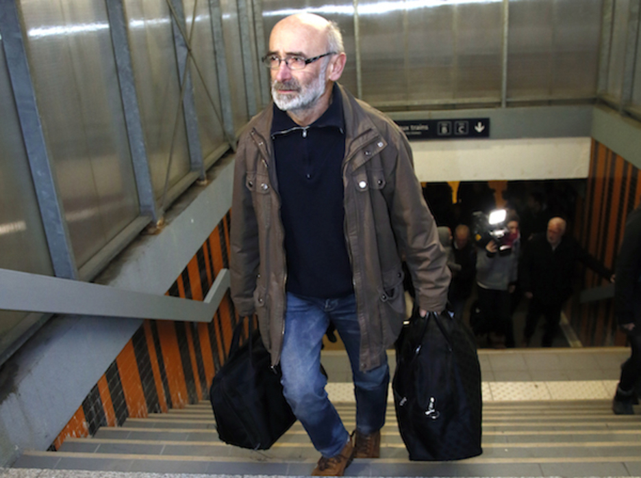 Michel Berhokoirigoin Baionako tren geltokira ailegatu da goizean. ©Bob EDME