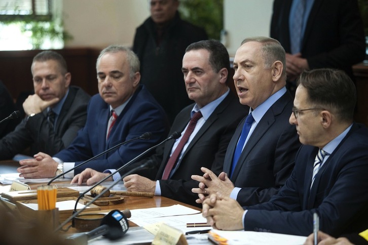 Benjamin Netanyahu, en la reunión del Consejo de Ministros. (Dan BALILTY/AFP)