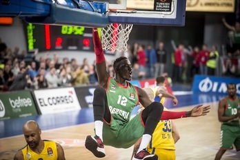 Diop, en un lance del encuentro. (Jaizki FONTANEDA/ARGAZKI PRESS)