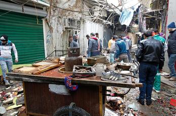 Imagen del mercado en Al Sinak tras el ataque. (Sabah ARAR/ARGAZKI PRESS)