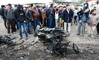 Leherrarazi duten autoa txikituta geratu da. (Sabah ARAR/AFP)