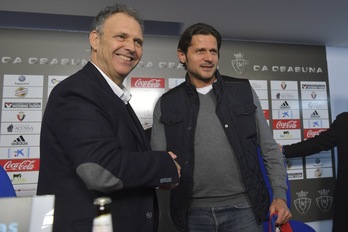 Caparrós y Vasiljevic, durante la presentación del primero. (Idoia ZABALETA / ARGAZKI PRESS)