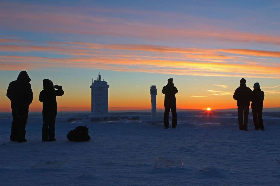 Argazkilariak Brocken mendian, Alemaniako Harz eskualdean. (Matthias BEIN/AFP) 