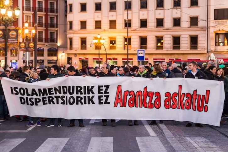 La marcha por Arantza Zulueta ha partido del Arenal y ha terminado en el Casco Viejo. (Aritz LOIOLA/ARGAZKI PRESS)