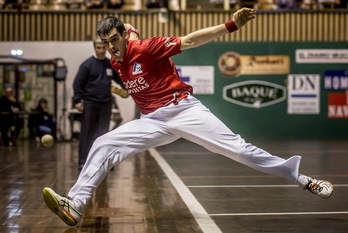 Ezkurdia, aurreko partida batean. (Jaizki FONTANEDA/AFP)