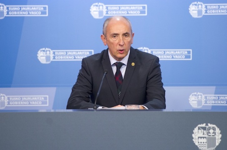 Josu Erkoreka, portavoz del Ejecutivo de Lakua, en su comparecencia posterior al Consejo de Gobierno. (Juanan RUIZ/ARGAZKI PRESS)