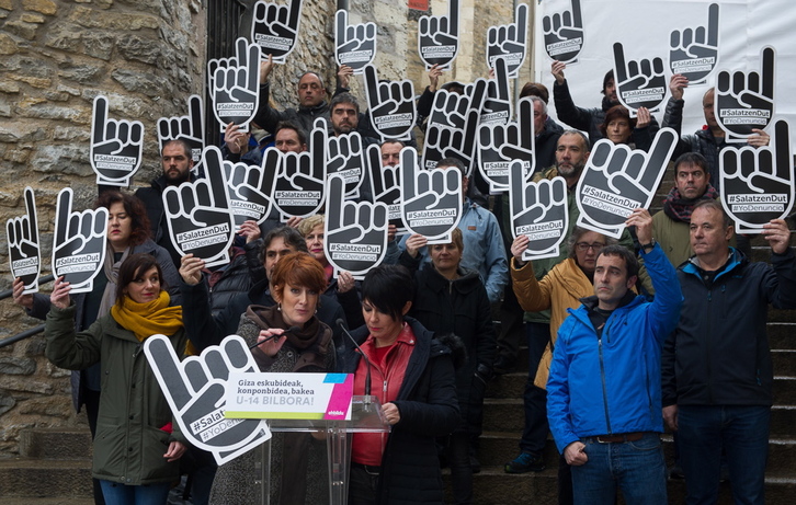 Acto de EH Bildu en Gasteiz apoyando la movilziación del sábado. (Raul BOGAJO/ARGAZKI PRESS)