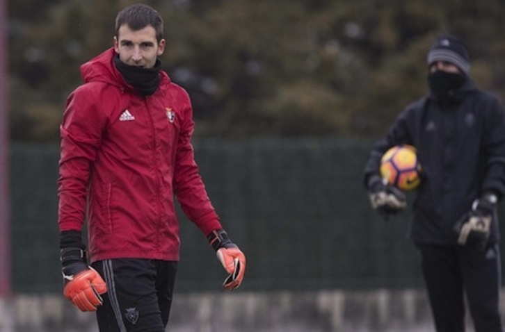 Mario considera que es posible ganar al Sevilla, como ya hizo el Granada. (OSASUNA)