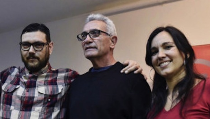 Nega (a la izquierda) y Arantxa Tirado, autores del libro que se presenta el martes en Katakrak.