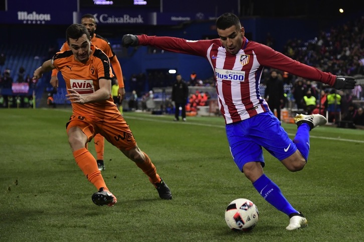 Eibar baloiaren atzetik ibili da partida guztian. (Javier SORIANO / AFP)