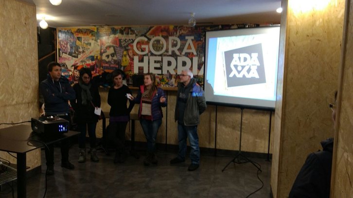 Adaxka kultur elkartearen aurkezpena.