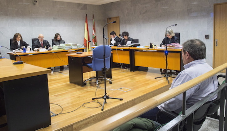 El exalcalde de Bakio, Txomin Rentería, en la primera sesión del juicio. (Marisol RAMÍREZ / ARGAZKI PRESS)