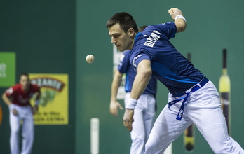 Elezkano ha decidido el último tanto del encuentro. (Jagoba MANTEROLA / ARGAZKI PRESS)