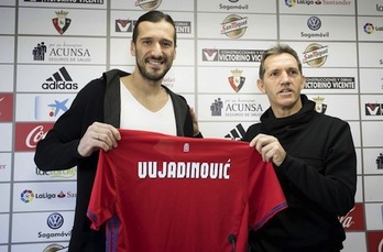 Goikoetxea ha analizado la actualidad sobre los fichajes de Osasuna en la presentación de Vujadinovic. (OSASUNA)